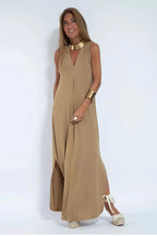 Katriel - Elegant dress with a flattering cut